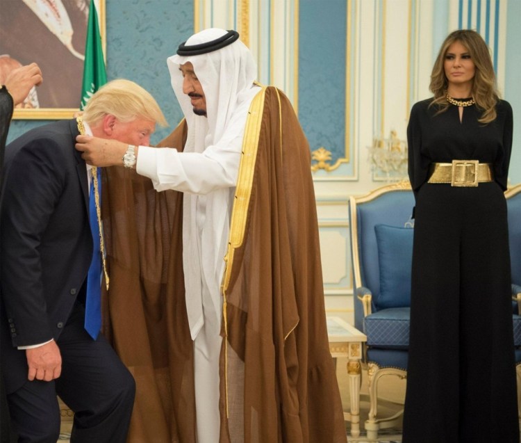 Medalling of the Potus in Saudi Arabia